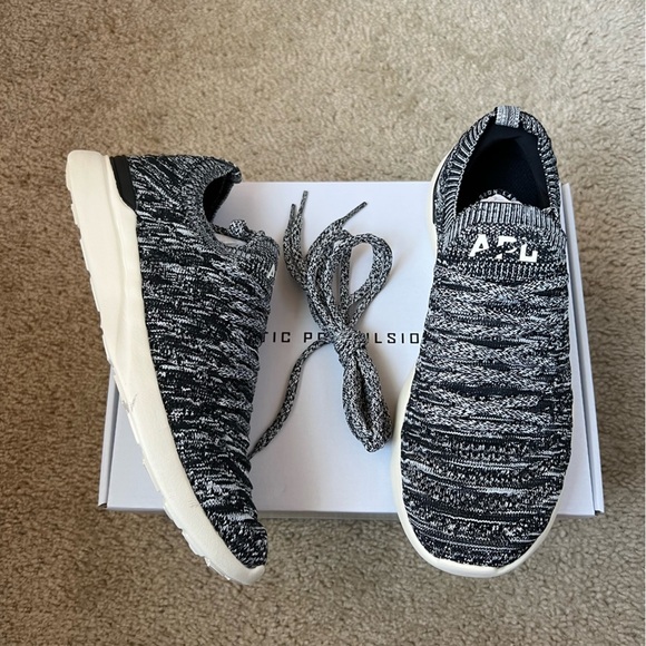 APL Techloom Wave hybrid running shoe US 8 black/pristine/melange new in box - Picture 2 of 10